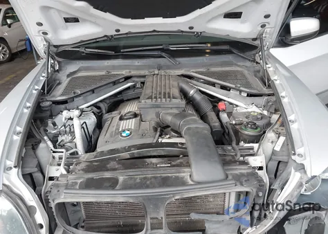 2008 BMW X5 3.0Si z USA, uszkodzony, nr VIN 5UXFE435X8L004818